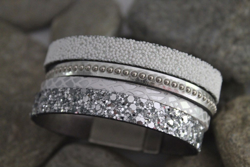 N°24 Lederen Armband Wit zilver