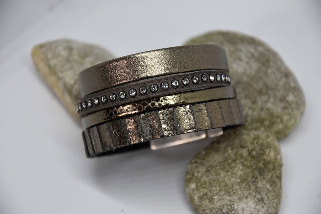 N°3 Lederen Armband Vintage Kakigroen met Swarovski
