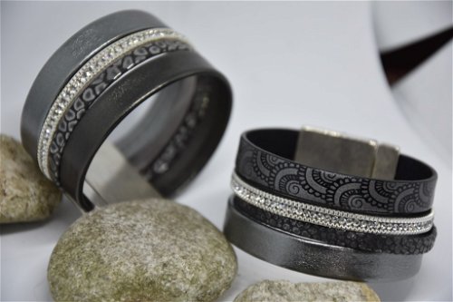 N°18 Lederen Armband Zwart Zilver met Motief en Strass