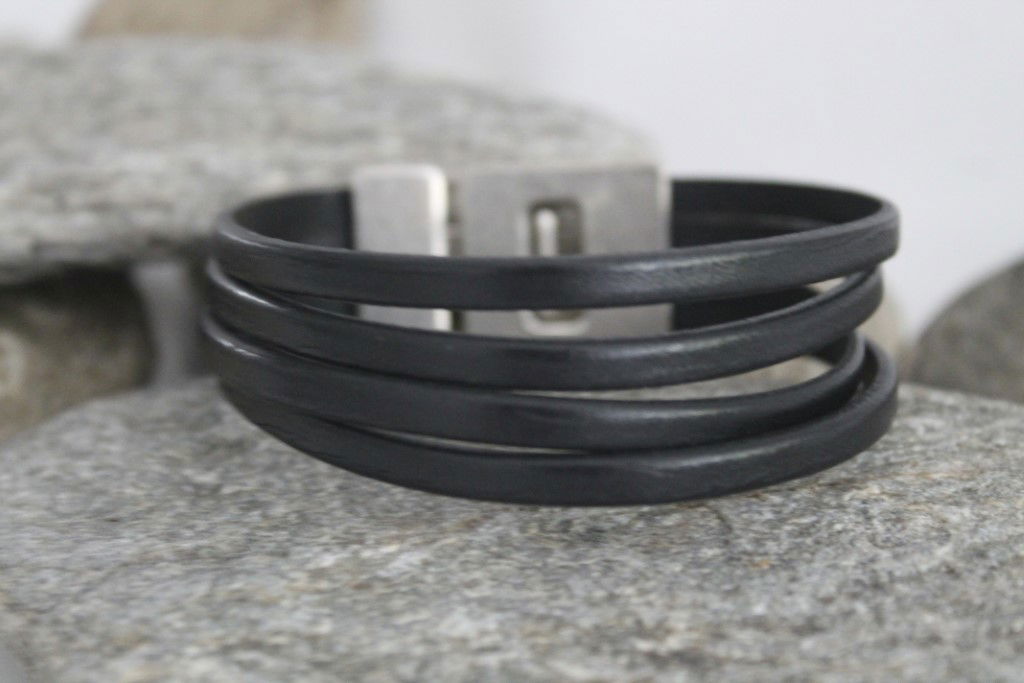 N°25 Lederen Armband Zwart 4 Banden